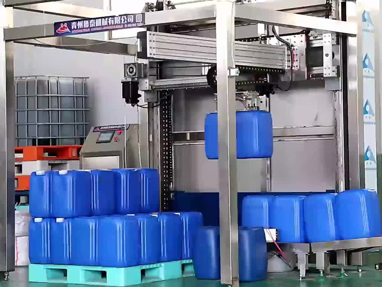 眾信水處理灌裝過程